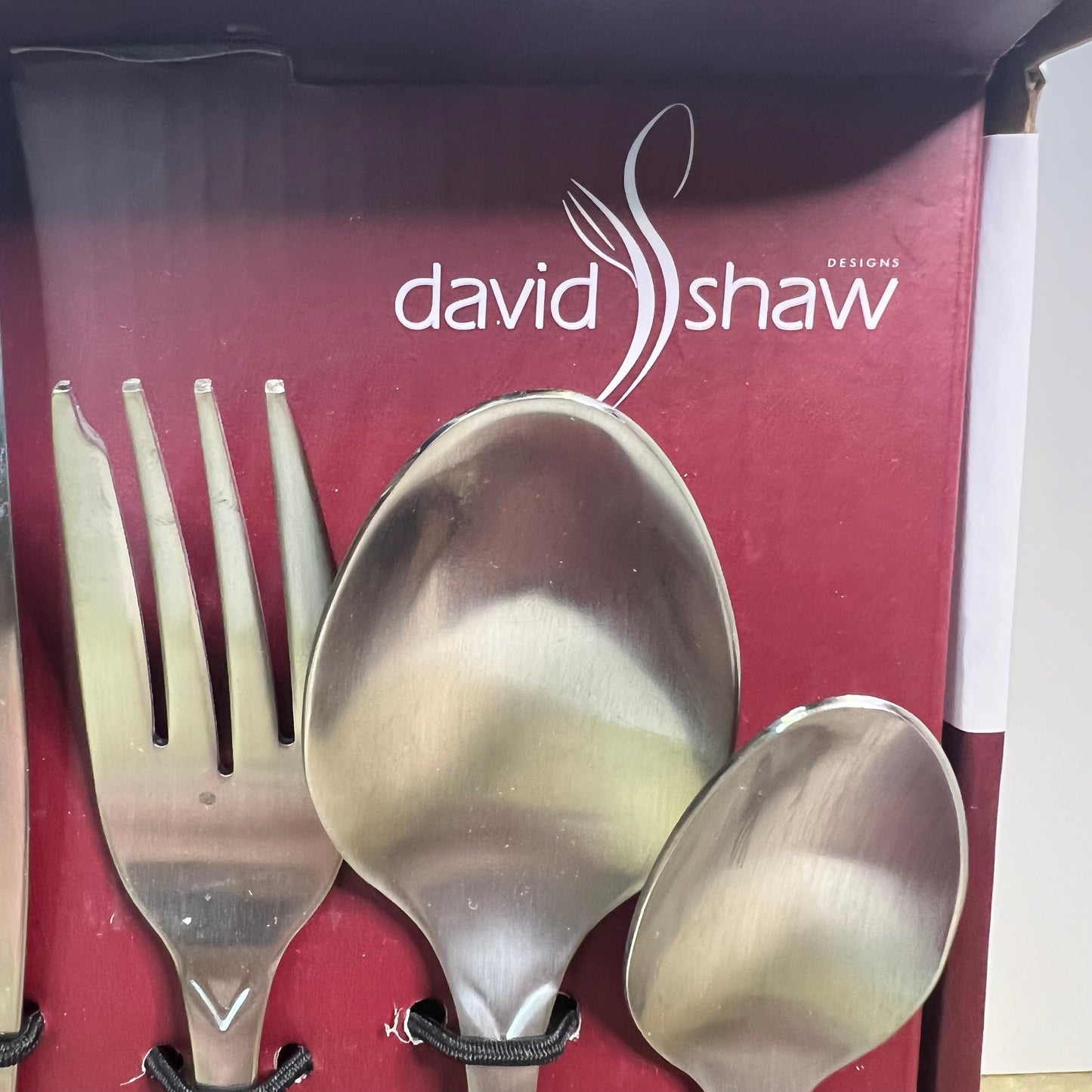 New NIB David Shaw Splendide 20 Piece Stainless Steel Flatware Set Style# 9850504