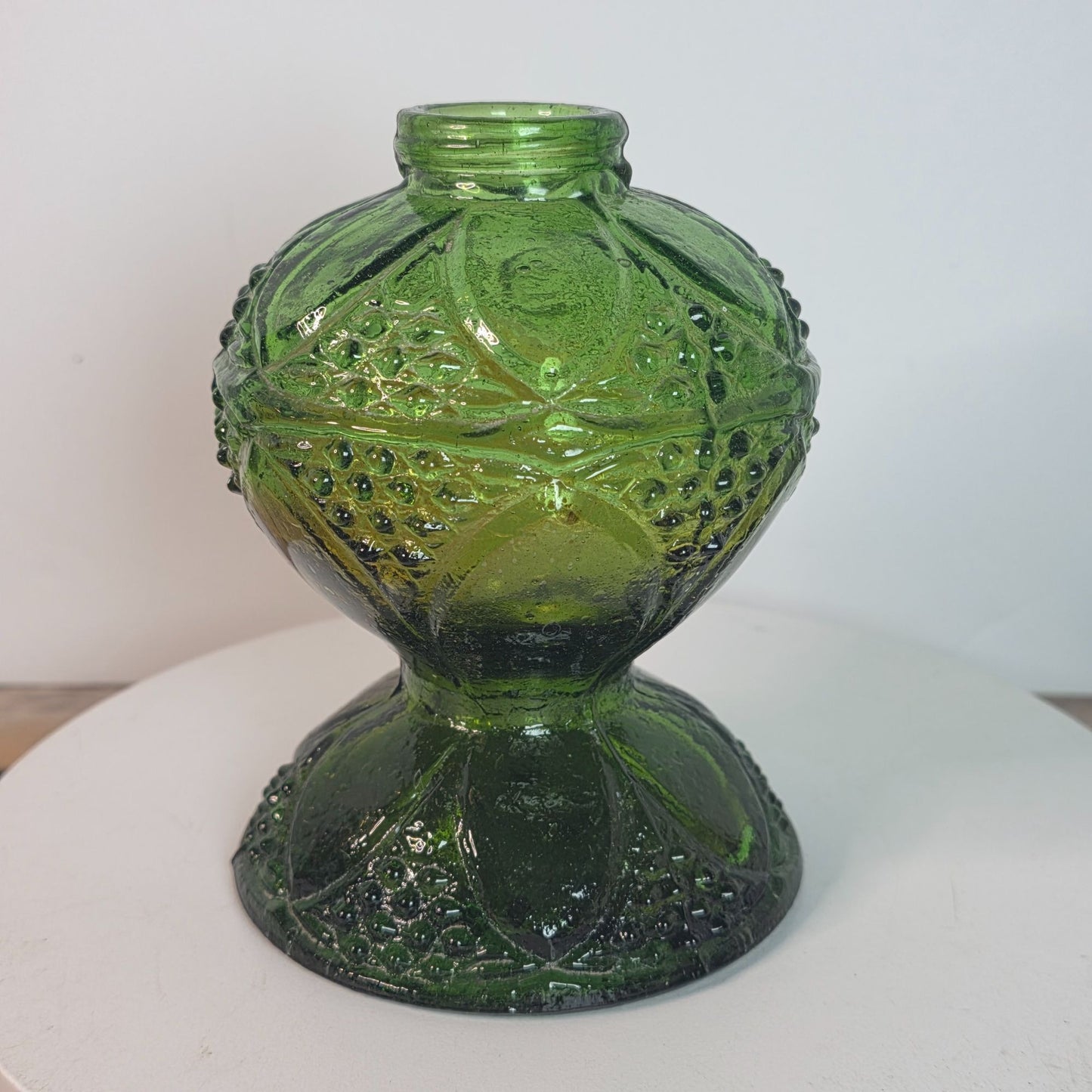 VTG Emerald Green Glass Oil Lamp Font Victorian Style Home Decor