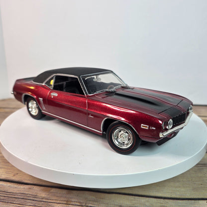 Johnny Lightning 1:24 Scale 1969 Chevrolet Camaro Z/28 Diecast Model Red & Black
