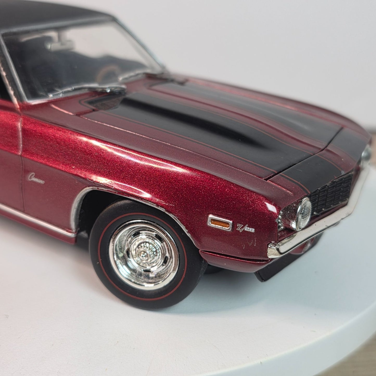 Johnny Lightning 1:24 Scale 1969 Chevrolet Camaro Z/28 Diecast Model Red & Black