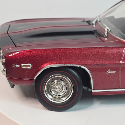 Johnny Lightning 1:24 Scale 1969 Chevrolet Camaro Z/28 Diecast Model Red & Black