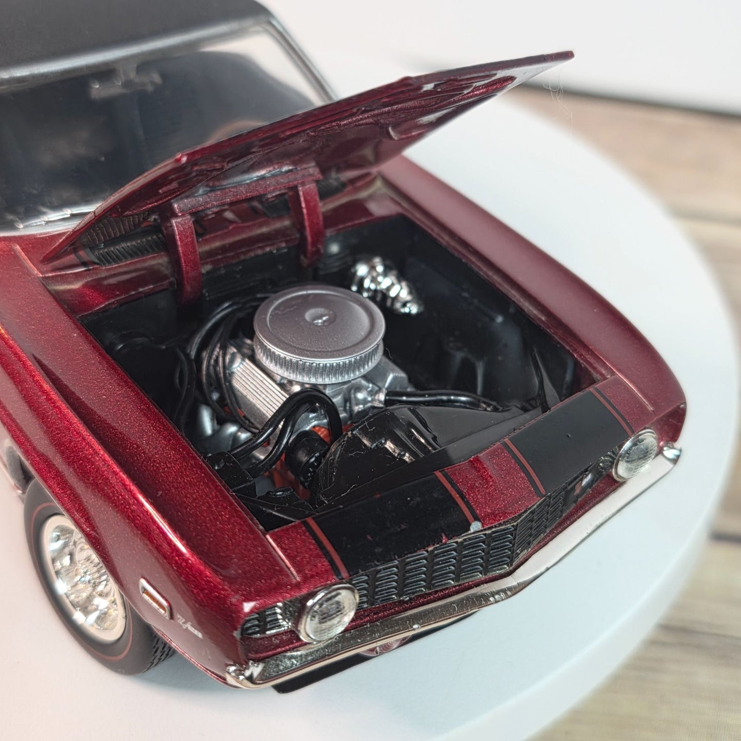 Johnny Lightning 1:24 Scale 1969 Chevrolet Camaro Z/28 Diecast Model Red & Black