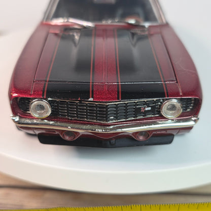 Johnny Lightning 1:24 Scale 1969 Chevrolet Camaro Z/28 Diecast Model Red & Black