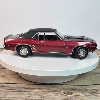 Johnny Lightning 1:24 Scale 1969 Chevrolet Camaro Z/28 Diecast Model Red & Black