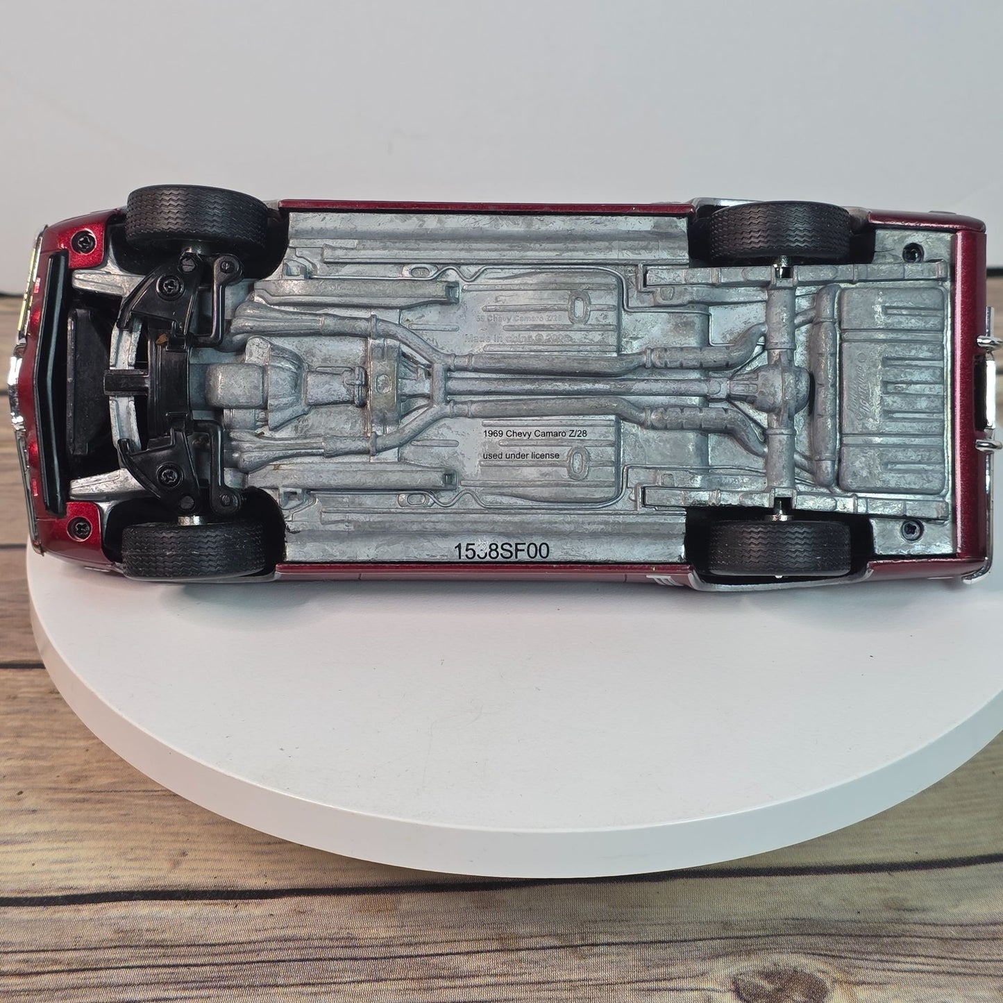 Johnny Lightning 1:24 Scale 1969 Chevrolet Camaro Z/28 Diecast Model Red & Black