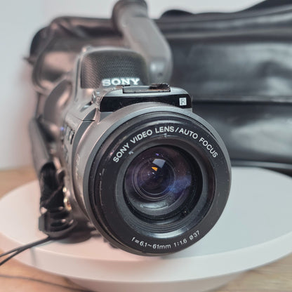 Sony Handycam Video Camera Recorder CCD-FX228 With Case Manual & 2 Maxell Tapes No Battery Untested