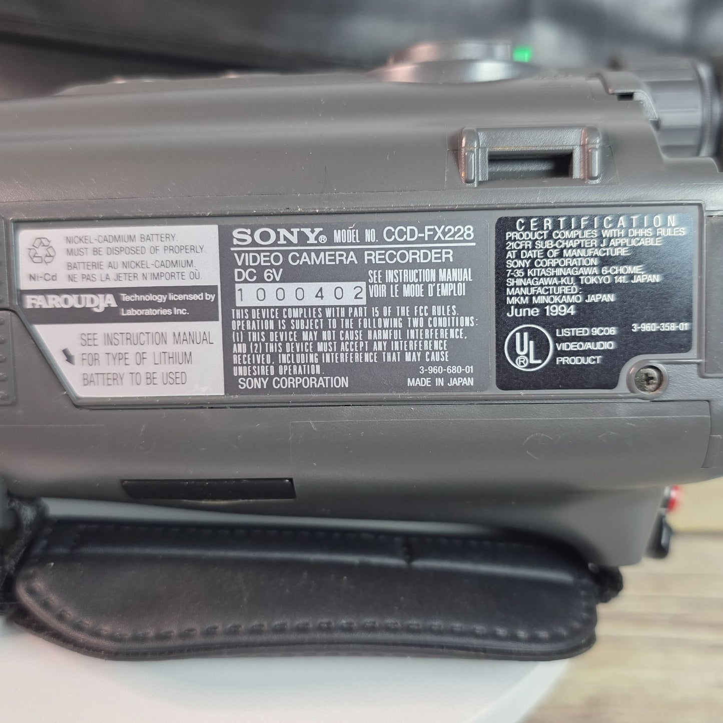 Sony Handycam Video Camera Recorder CCD-FX228 With Case Manual & 2 Maxell Tapes No Battery Untested