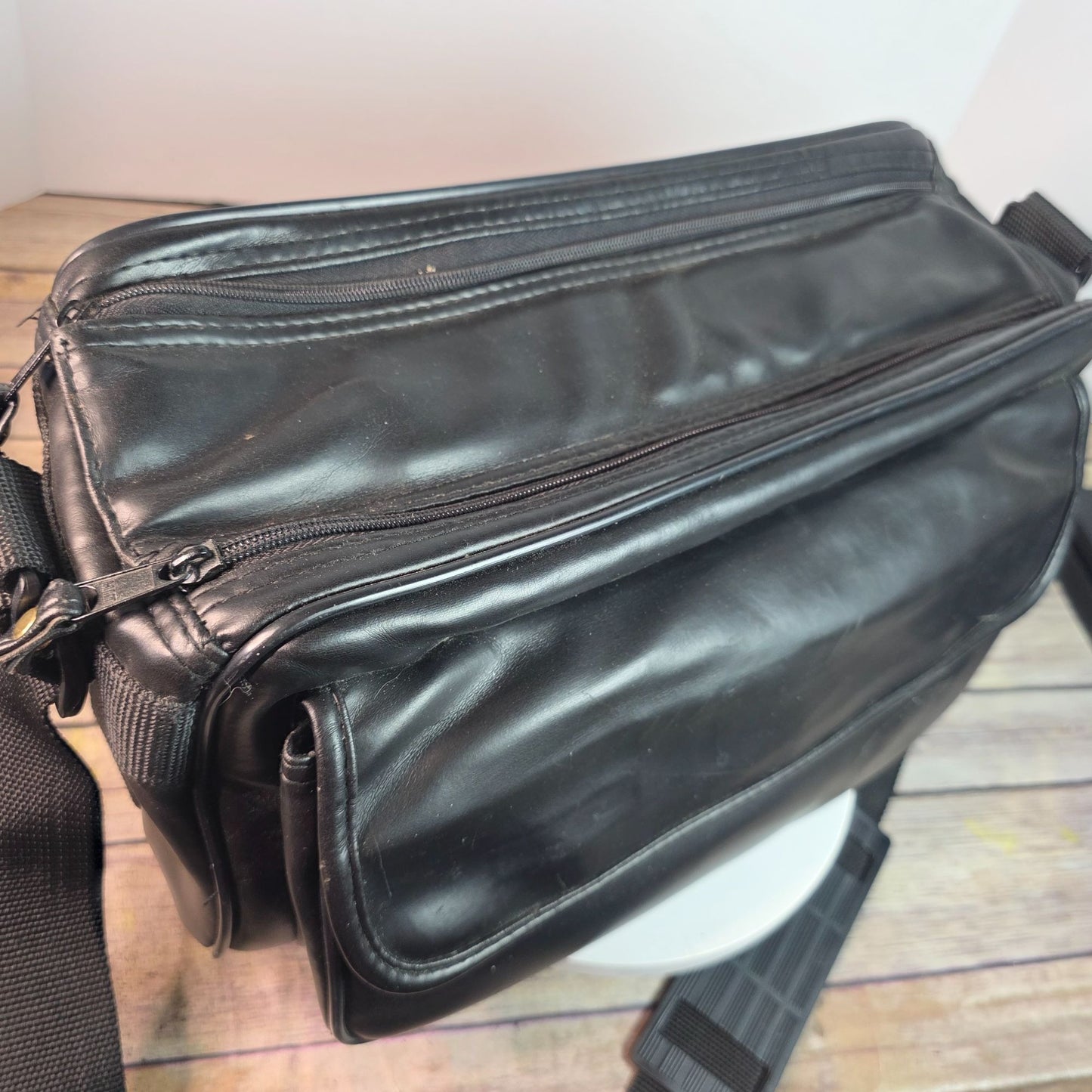 Sony Handycam Video Camera Recorder CCD-FX228 With Case Manual & 2 Maxell Tapes No Battery Untested