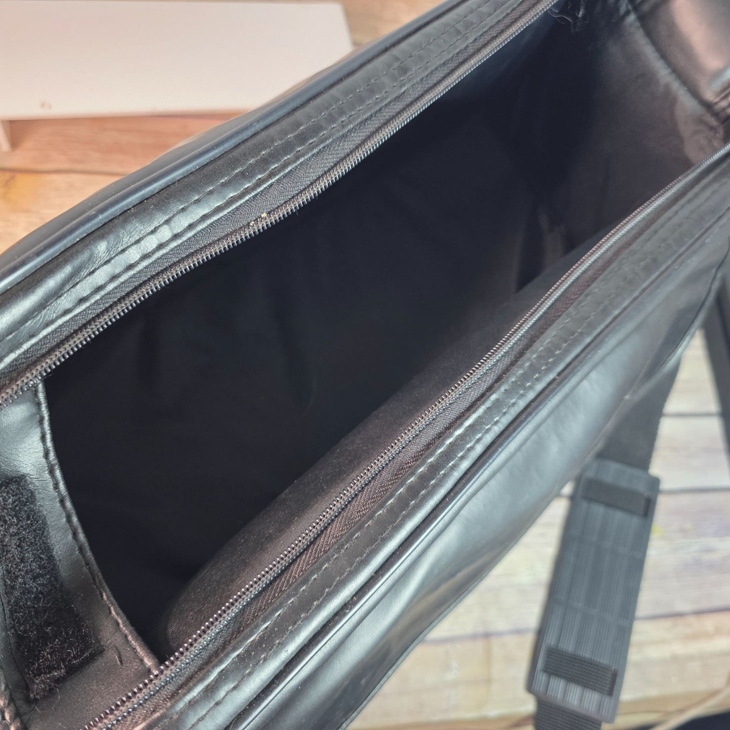 Sony Handycam Video Camera Recorder CCD-FX228 With Case Manual & 2 Maxell Tapes No Battery Untested