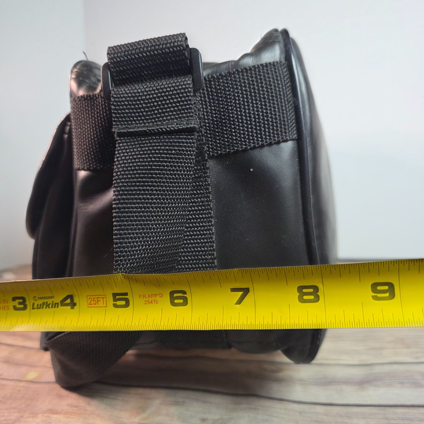 Sony Handycam Video Camera Recorder CCD-FX228 With Case Manual & 2 Maxell Tapes No Battery Untested