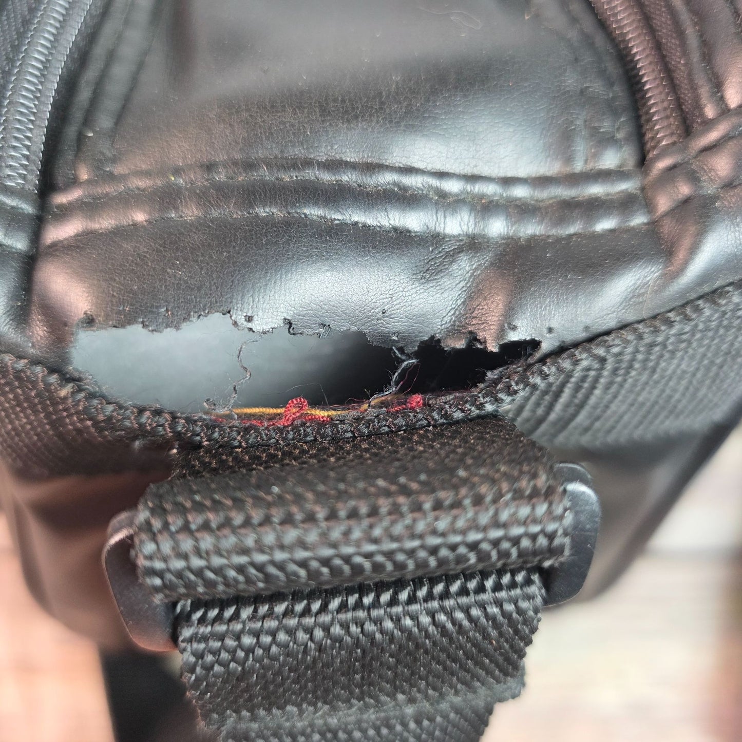 Sony Handycam Video Camera Recorder CCD-FX228 With Case Manual & 2 Maxell Tapes No Battery Untested