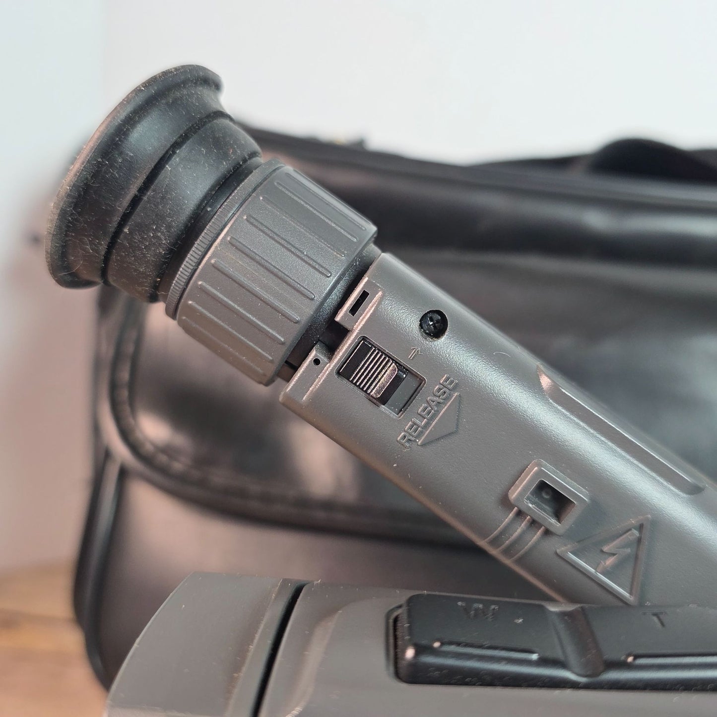 Sony Handycam Video Camera Recorder CCD-FX228 With Case Manual & 2 Maxell Tapes No Battery Untested