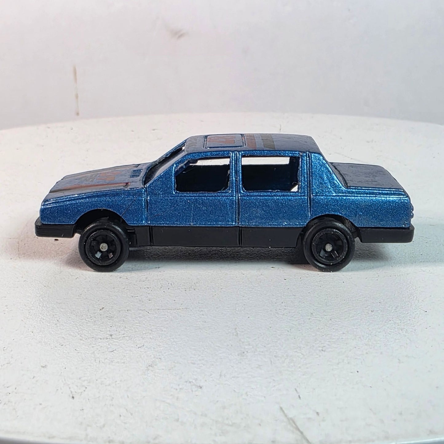 Vintage 1980s Summer Volvo 760 Turbo Twin Cam 1:64
