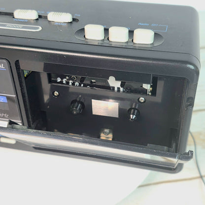 Vintage Soundesign AM/FM Digital Radio Cassette Player