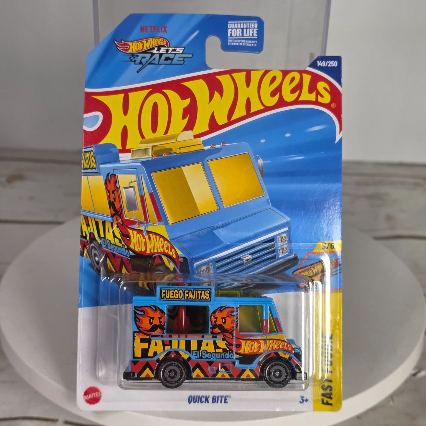 Hot Wheels Quick Bite Fuego Fajitas Die-Cast Food Truck 1:64 Scale