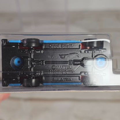 Hot Wheels Quick Bite Fuego Fajitas Die-Cast Food Truck 1:64 Scale