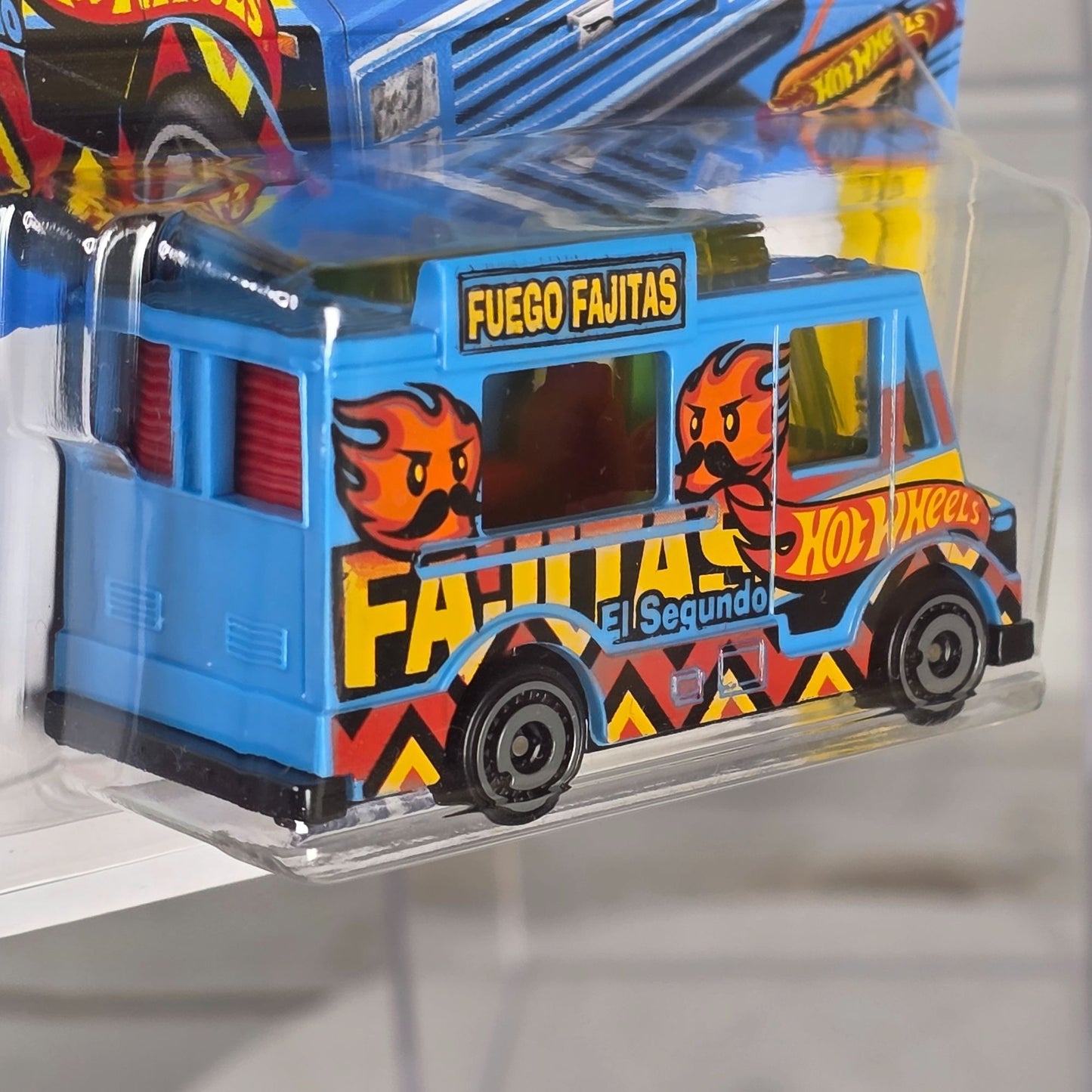Hot Wheels Quick Bite Fuego Fajitas Die-Cast Food Truck 1:64 Scale