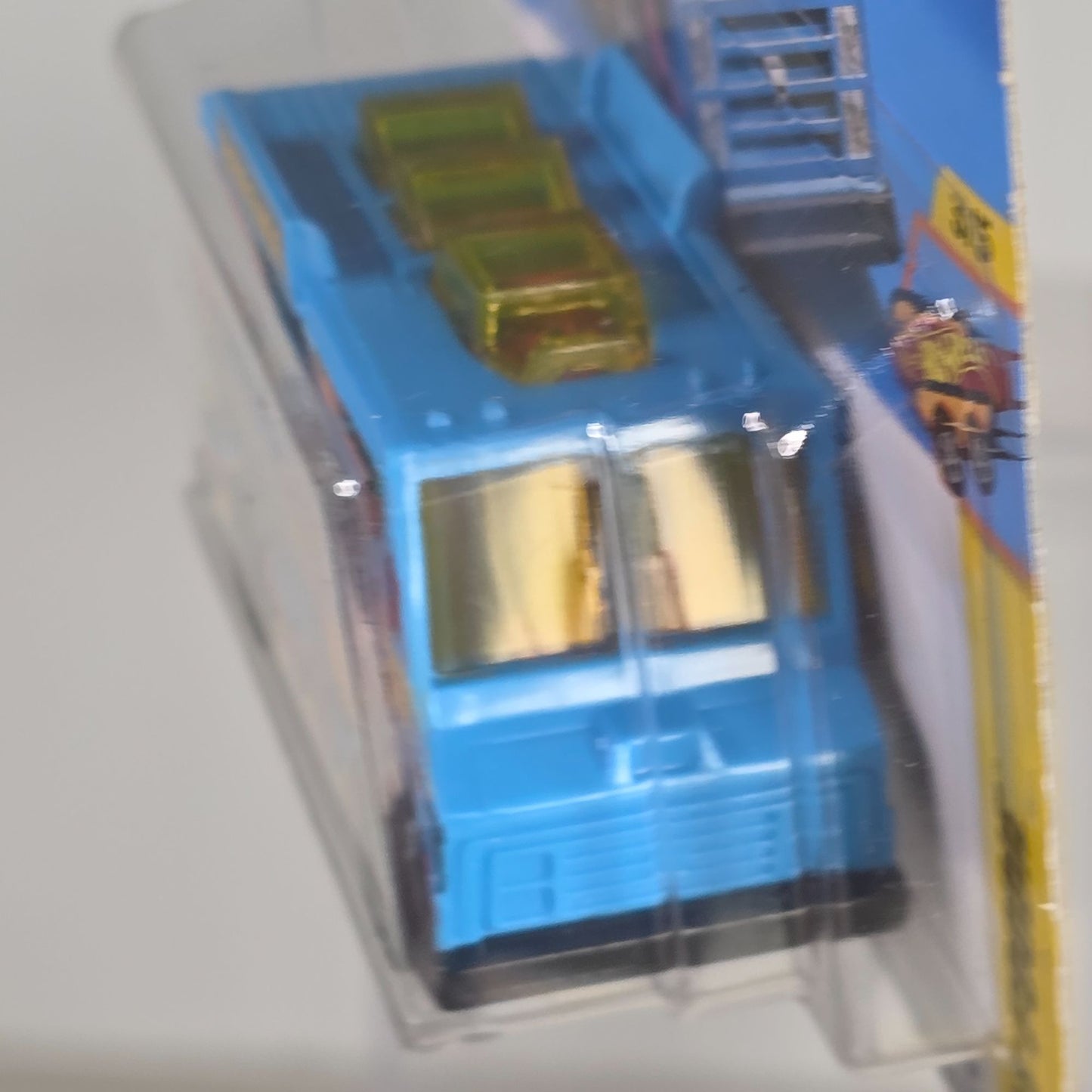 Hot Wheels Quick Bite Fuego Fajitas Die-Cast Food Truck 1:64 Scale