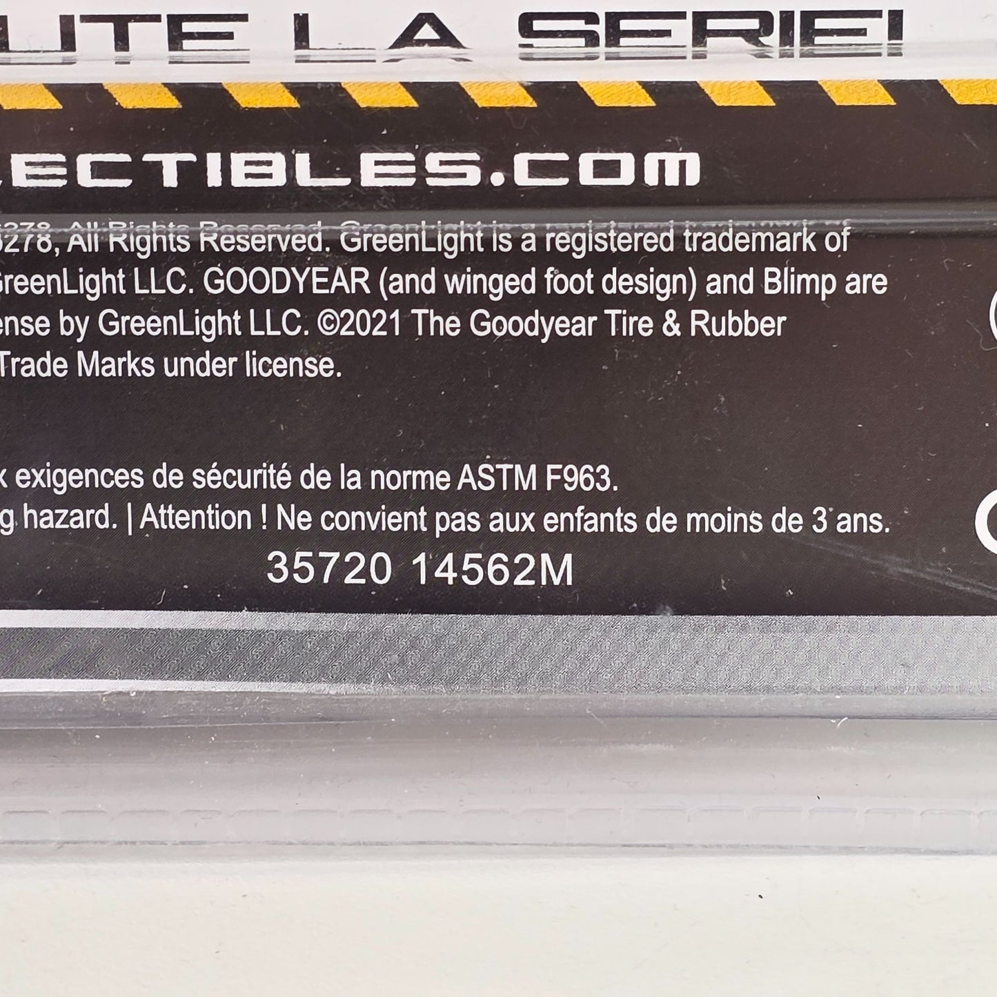 Greenlight 1967 Chevrolet C-30 Ramp Truck & 1969 Chevrolet Camaro 1:64 Scale Diecast Model