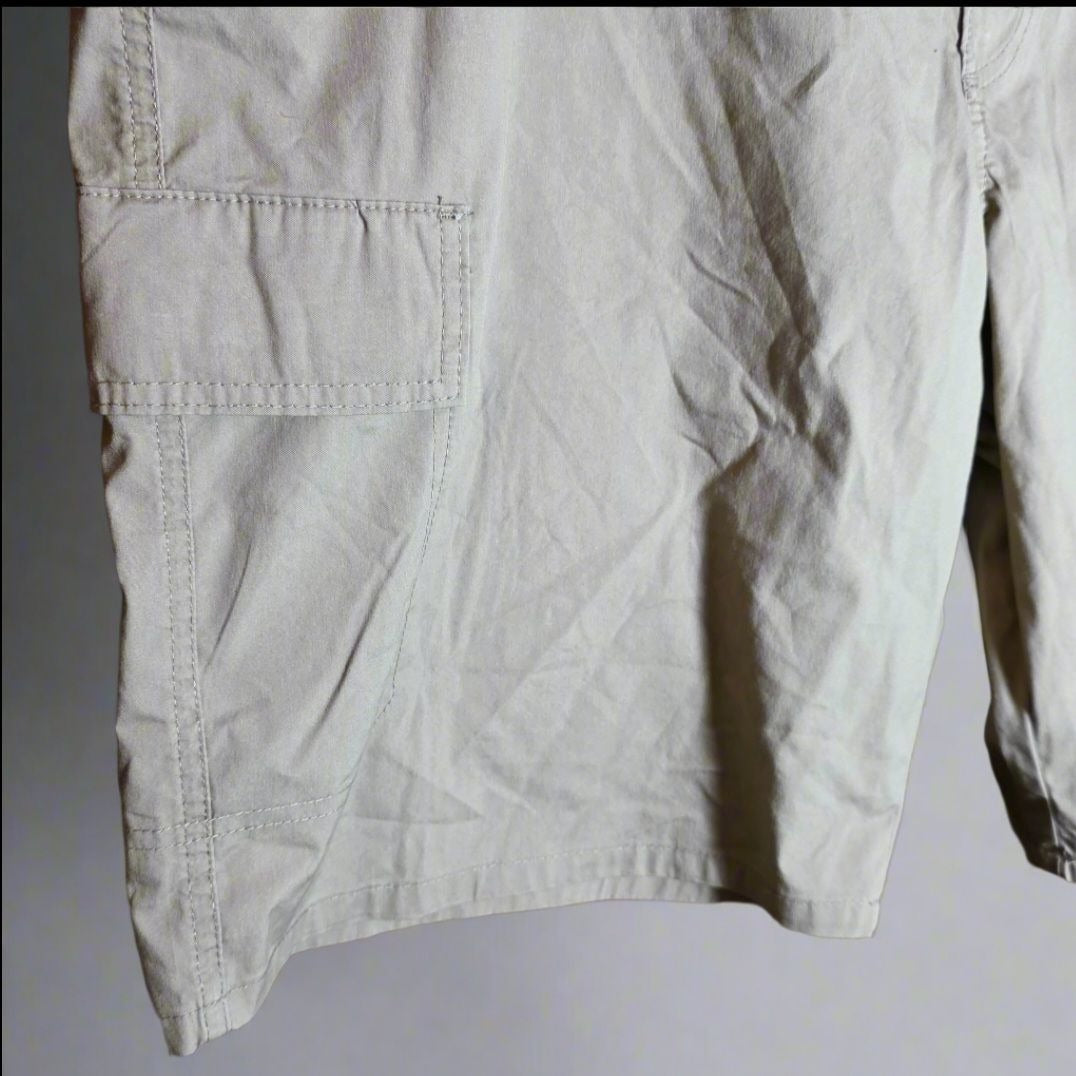 Wrangler ATG All Terrain Gear Mens Cargo Shorts 42 Moisture-Wicking 2-Way Stretch UV Protection Beige