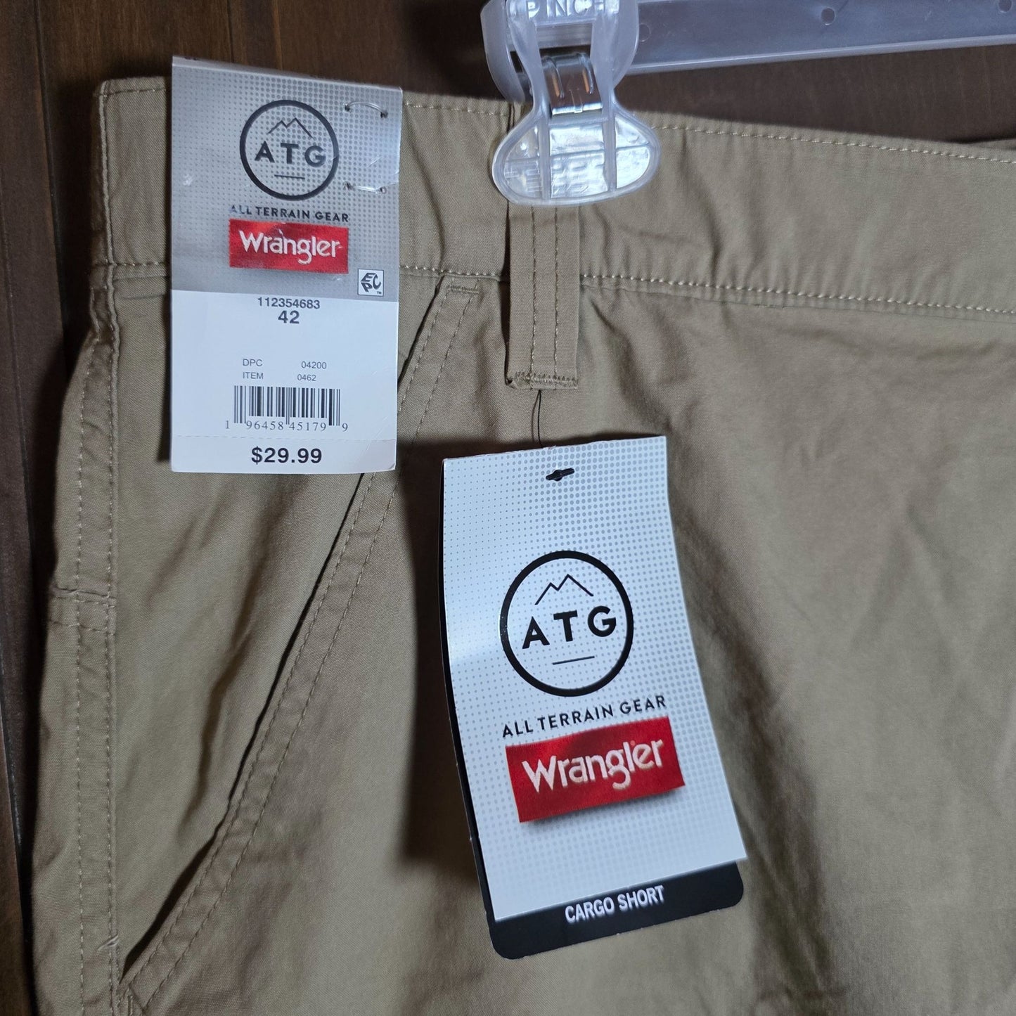 Wrangler ATG All Terrain Gear Mens Cargo Shorts 42 Moisture-Wicking 2-Way Stretch UV Protection Beige