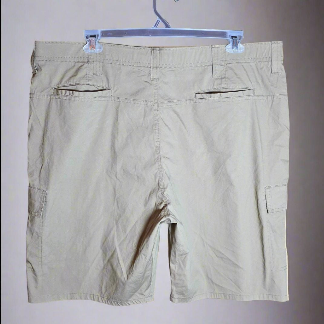 Wrangler ATG All Terrain Gear Mens Cargo Shorts 42 Moisture-Wicking 2-Way Stretch UV Protection Beige