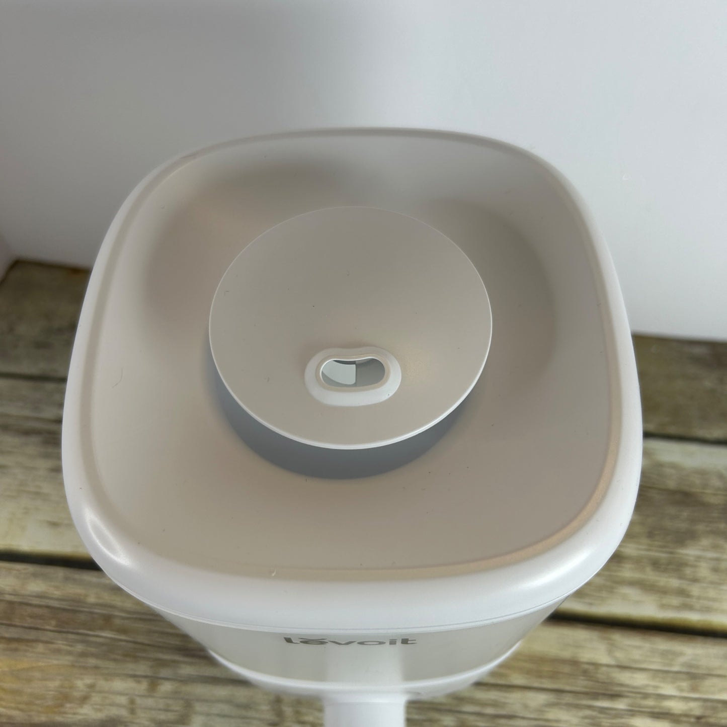 Levoit Classic 160 Ultrasonic Cool Mist Humidifier With Adjustable Knob Control - White