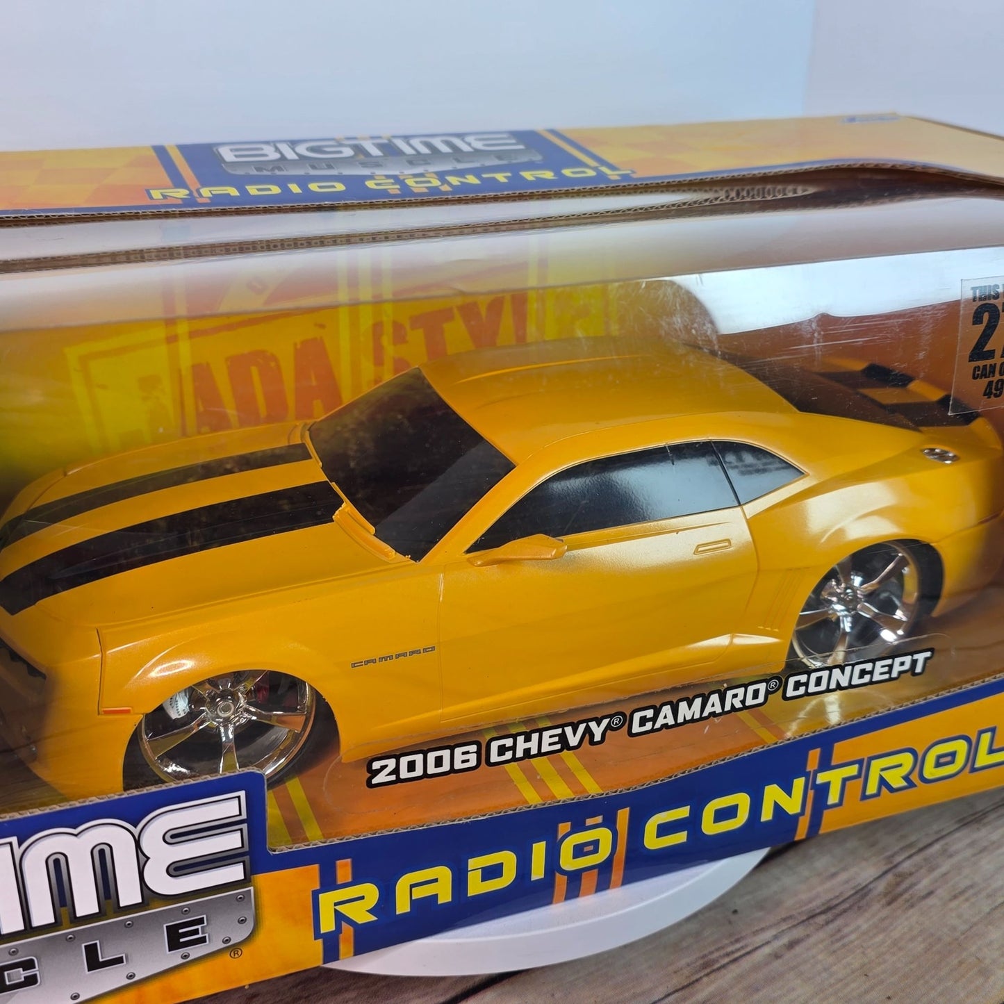2006 Chevy Camaro Concept Radio Control Car 1:24 Scale Jada Toys Bigtime Muscle Yellow