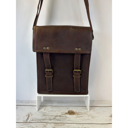 Vintage-Style Brown Leather Messenger Bag With Adjustable Strap & Buckle Closures