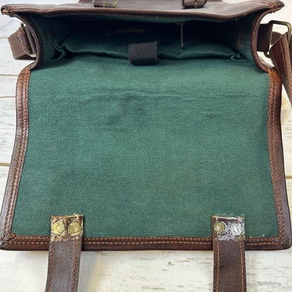 Vintage-Style Brown Leather Messenger Bag With Adjustable Strap & Buckle Closures