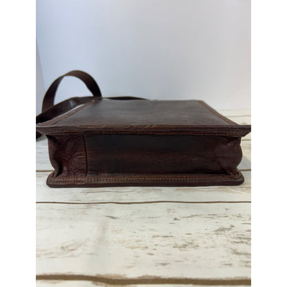 Vintage-Style Brown Leather Messenger Bag With Adjustable Strap & Buckle Closures