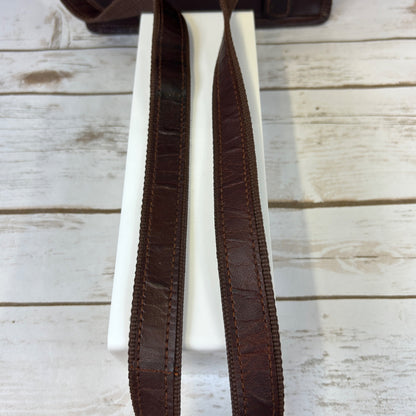 Vintage-Style Brown Leather Messenger Bag With Adjustable Strap & Buckle Closures