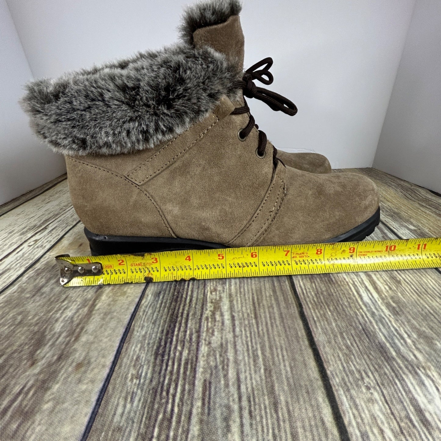 Cobbie Cuddlers Womens Faux Fur Lined Ankle Boots Size 8.5 Brown