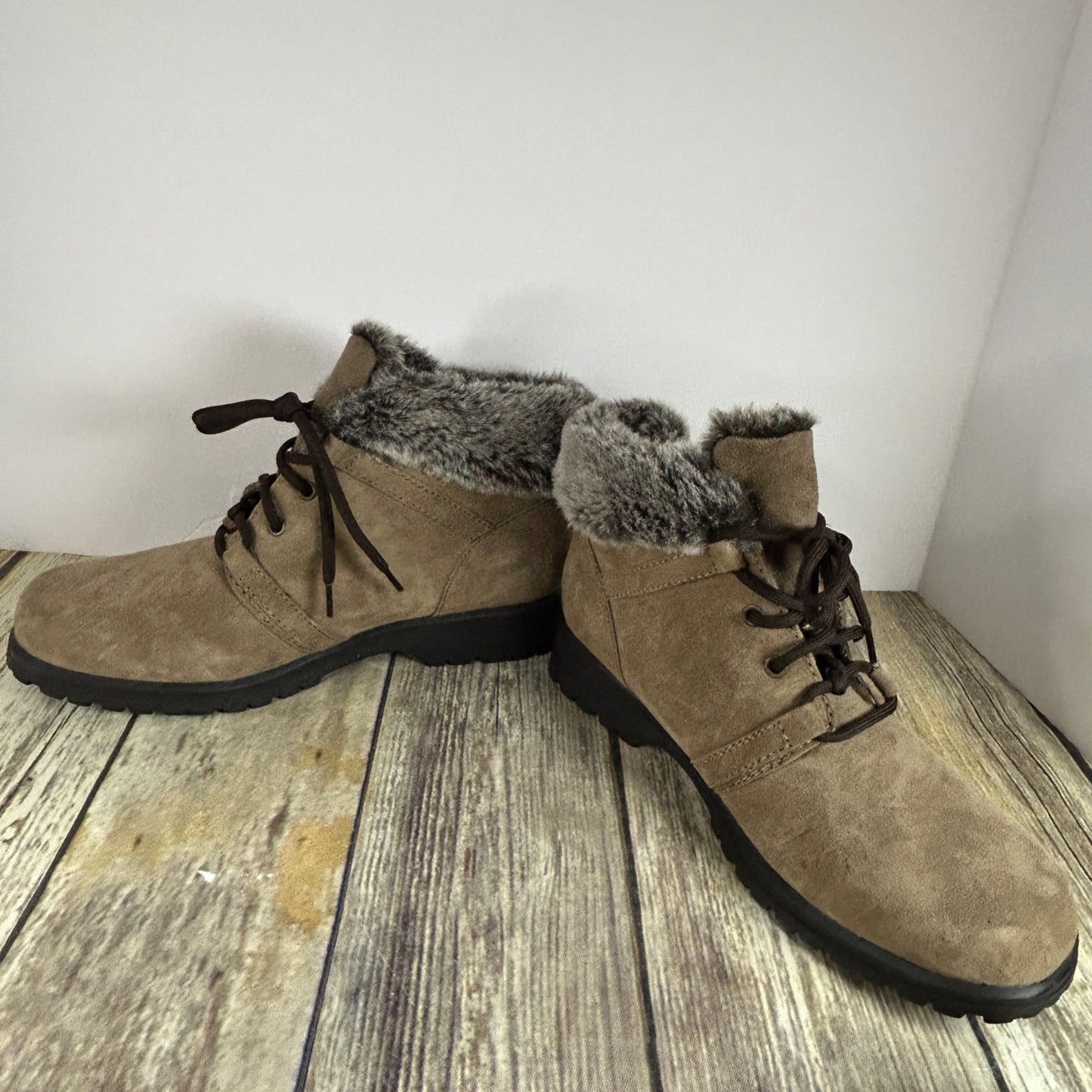 Cobbie Cuddlers Womens Faux Fur Lined Ankle Boots Size 8.5 Brown