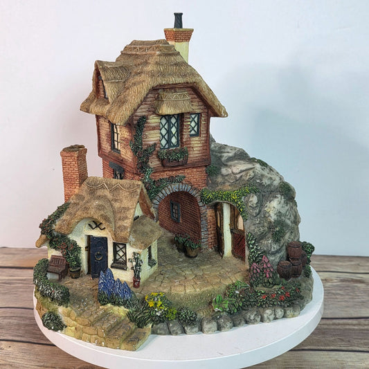 Vintage Thatched Roof Cottage & Gatehouse Figurine