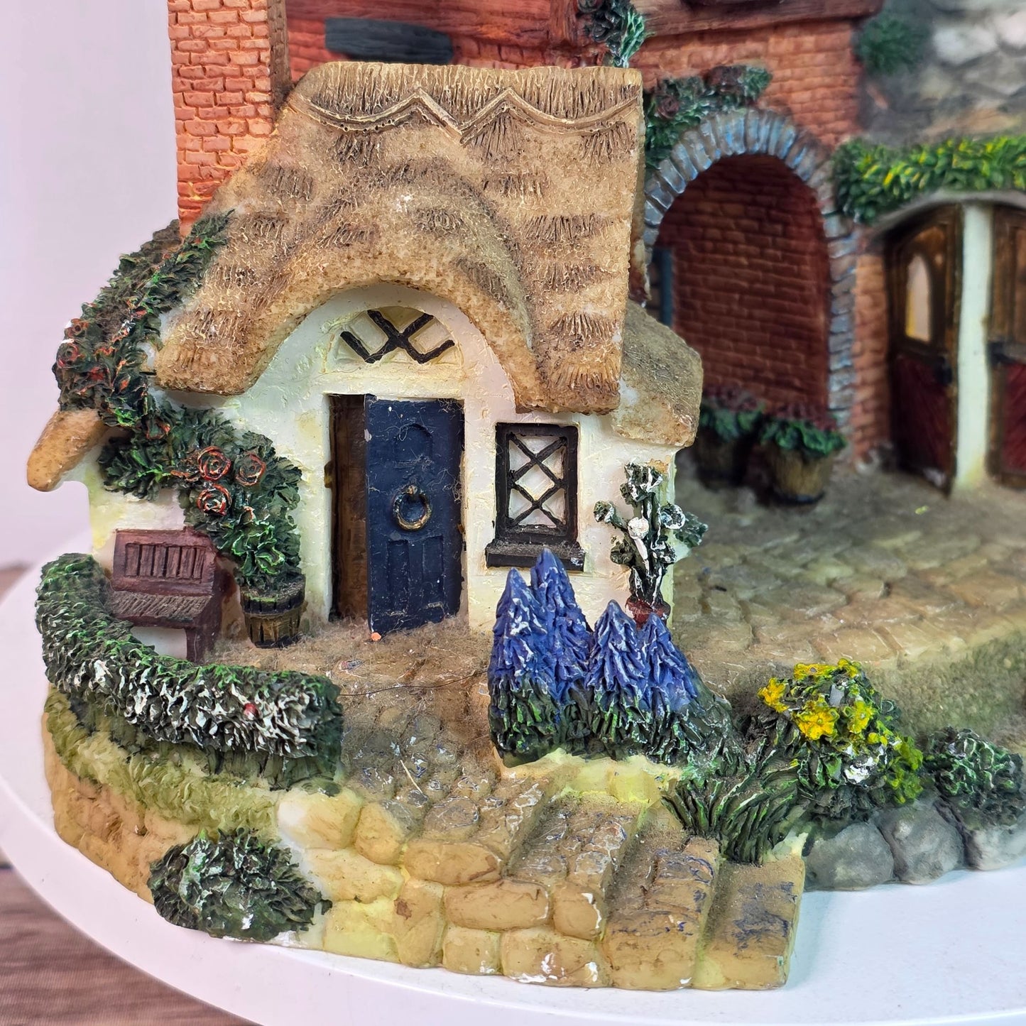 Vintage Thatched Roof Cottage & Gatehouse Figurine