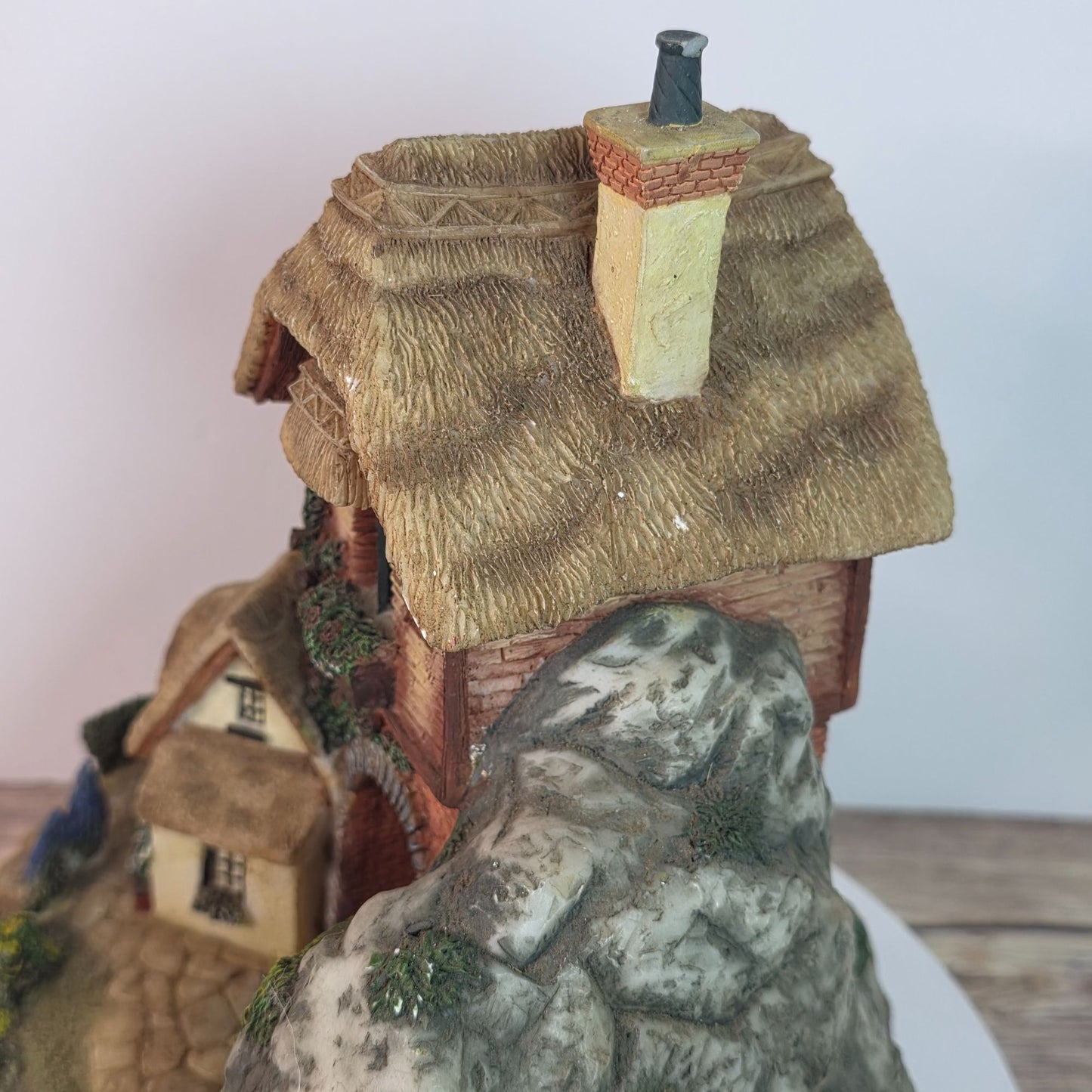 Vintage Thatched Roof Cottage & Gatehouse Figurine