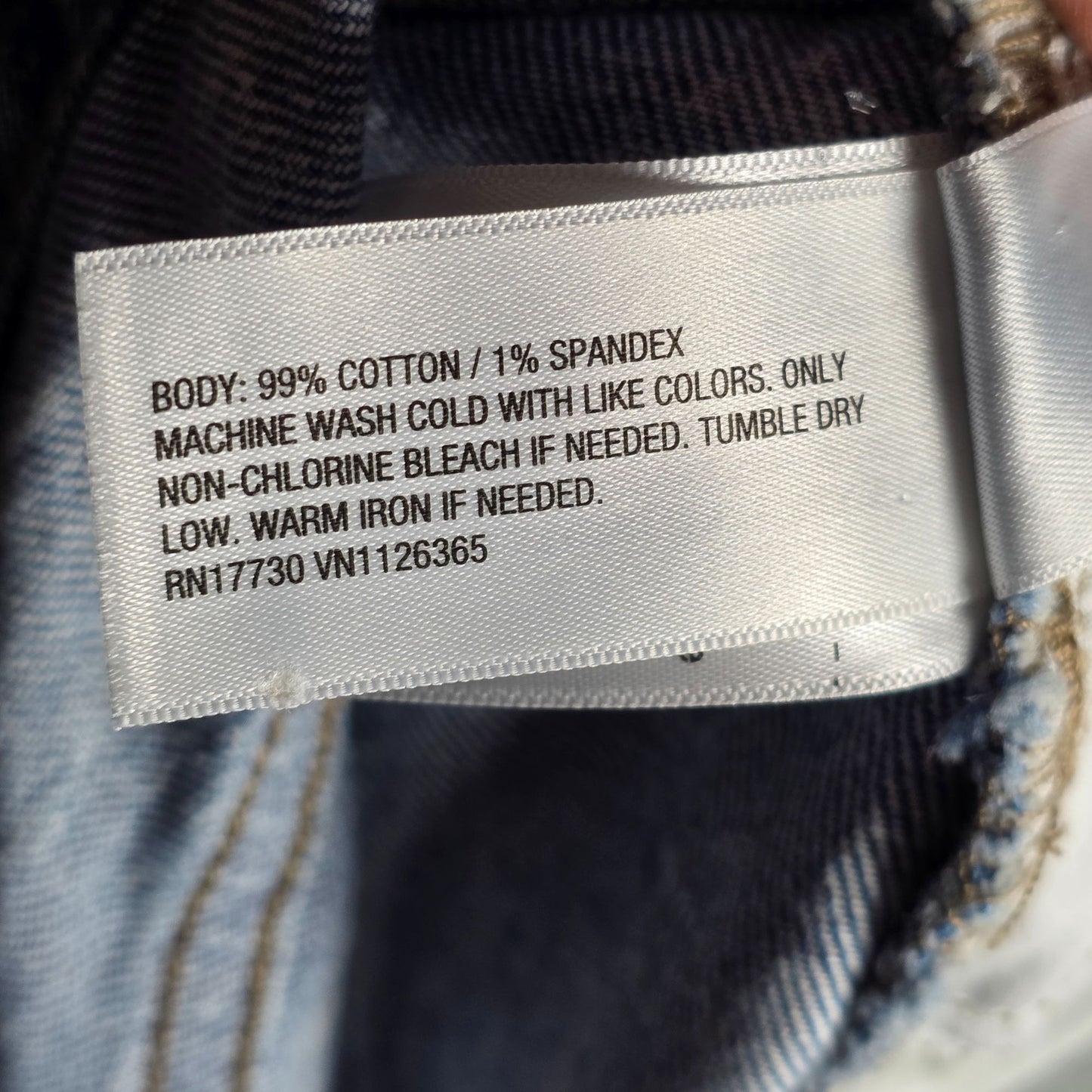 Universal Thread Womens High-Waisted Medium Wash Denim Skirt Size 6