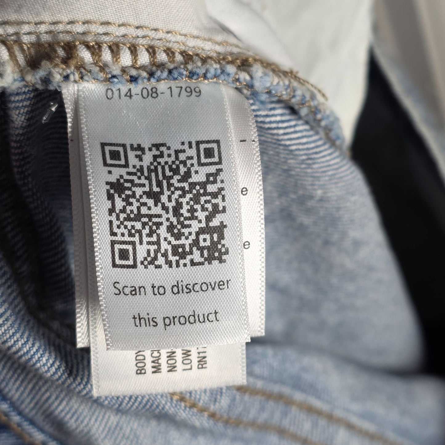 Universal Thread Womens High-Waisted Medium Wash Denim Skirt Size 6