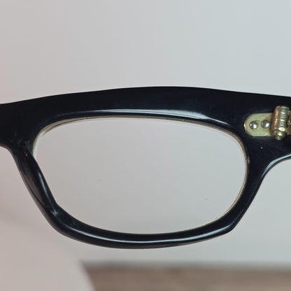 Swank 1960s Vintage Sunglasses With Case Black Frame 44-19 Made In Italy