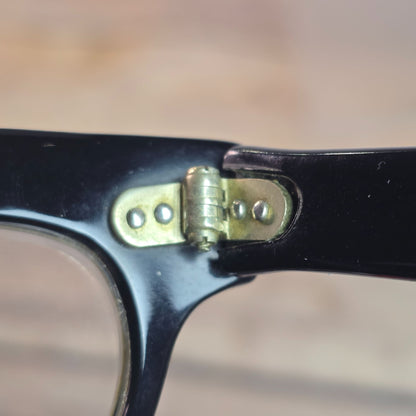 Swank 1960s Vintage Sunglasses With Case Black Frame 44-19 Made In Italy