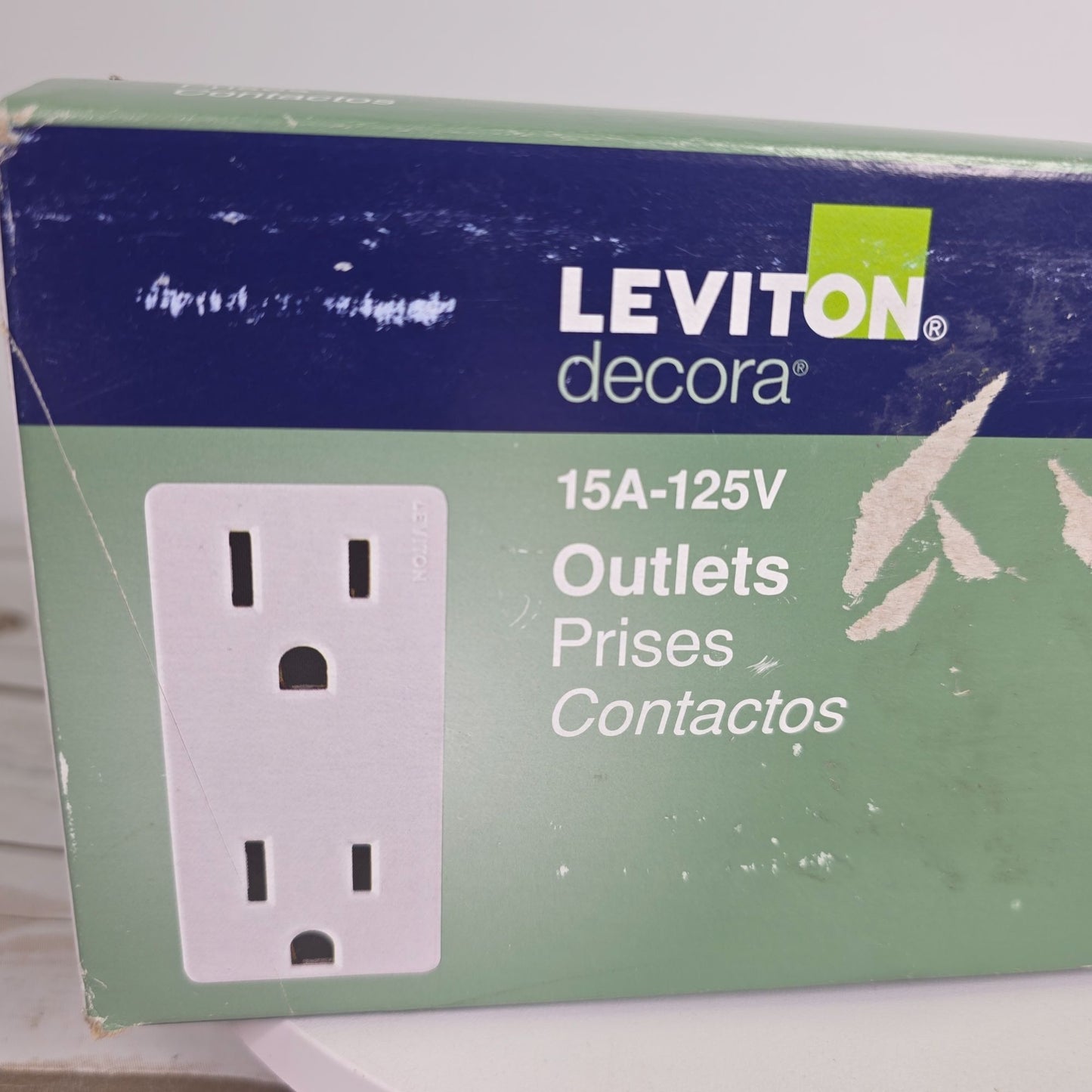 Leviton Decora 15A-125V Duplex Outlets 10 Pack White Indoor Use Made In USA