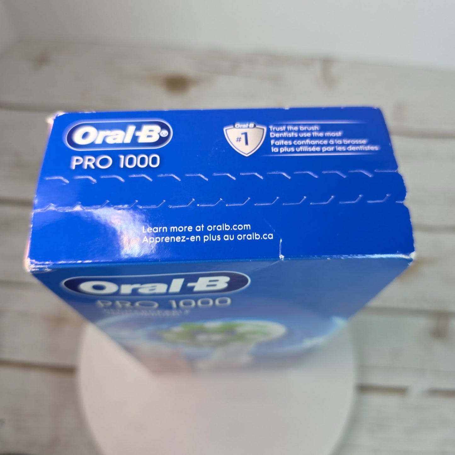 Oral-B Pro 1000 Rechargeable Toothbrush With Pressure Sensor & 3 Modes NIB