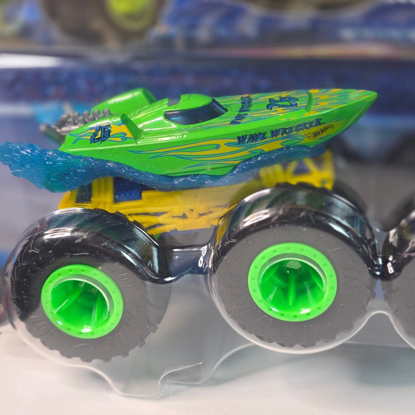 Hot Wheels 2026 Monster Trucks Demolition Doubles Wave Wrecker vs Duck N Roll FYJ64 NIP