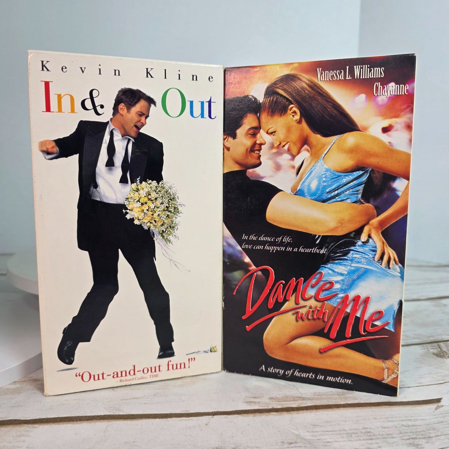 Lot Of 10 Romantic Comedy VHS Tapes Featuring Keanu Reeves Sandra Bullock Whoopi Goldberg & More