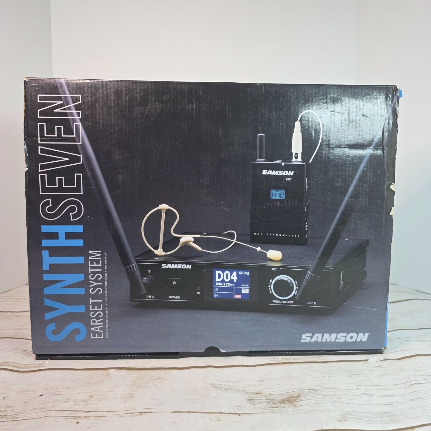 Samson Synth Seven UHF Wireless Earset System With SE10 Microphone & UB7 Beltpack Transmitter For Clear Professional Audio