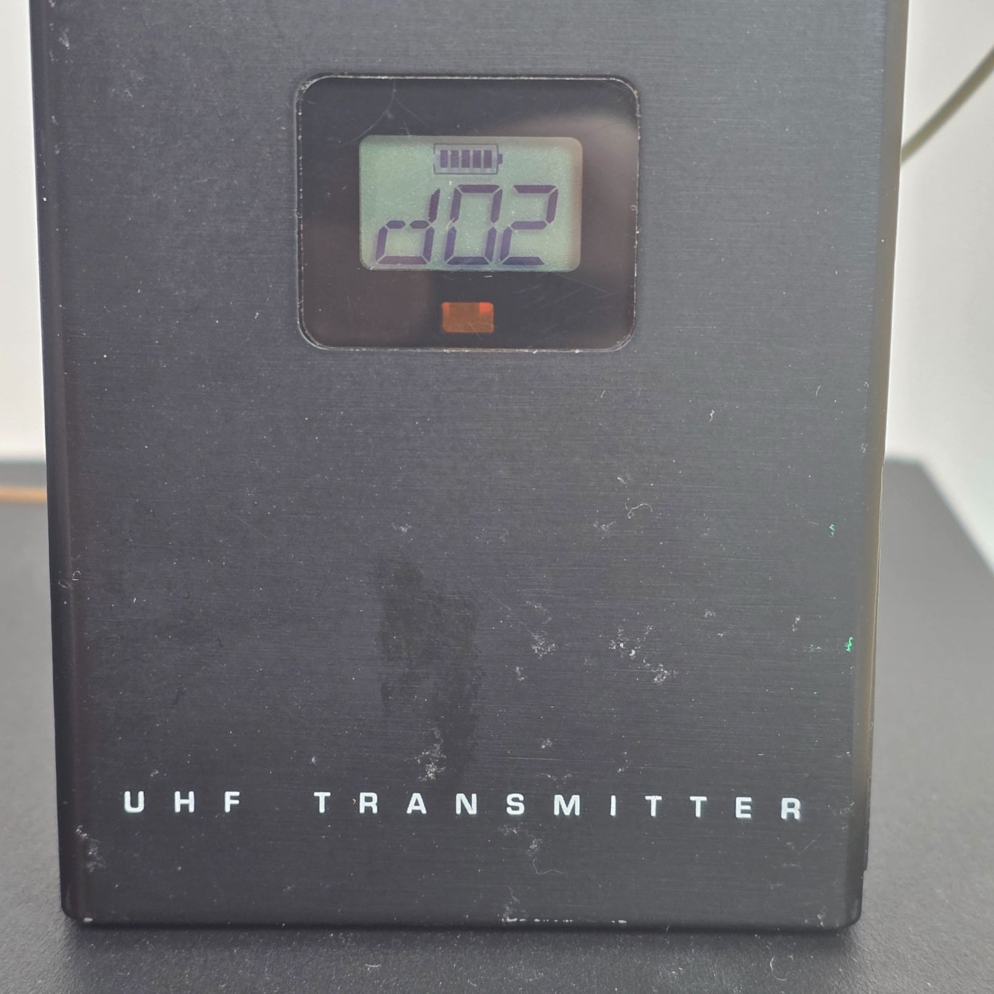 Samson Synth Seven UHF Wireless Earset System With SE10 Microphone & UB7 Beltpack Transmitter For Clear Professional Audio