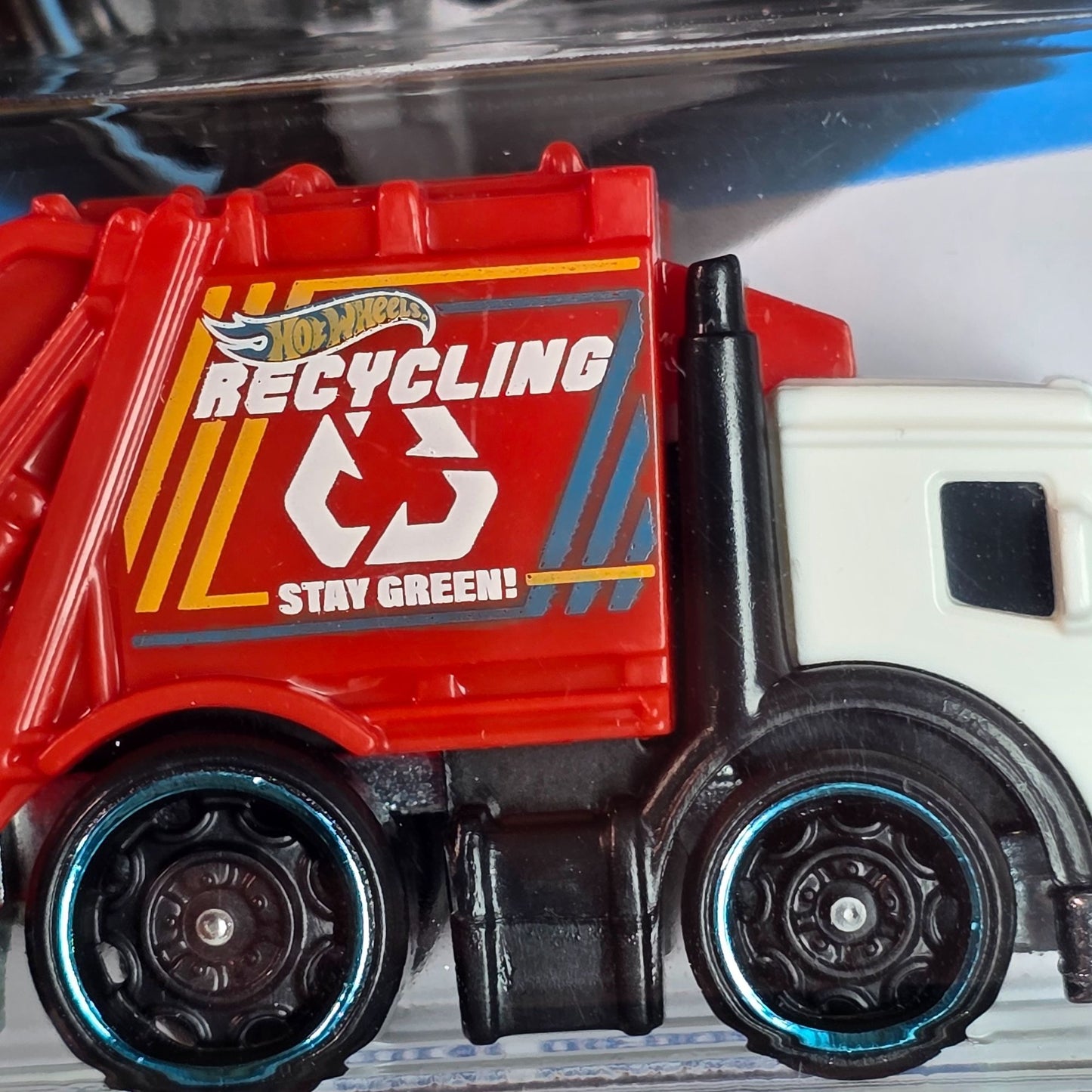 Hot Wheels HW Metro Total Disposal Recycling Truck Toy
