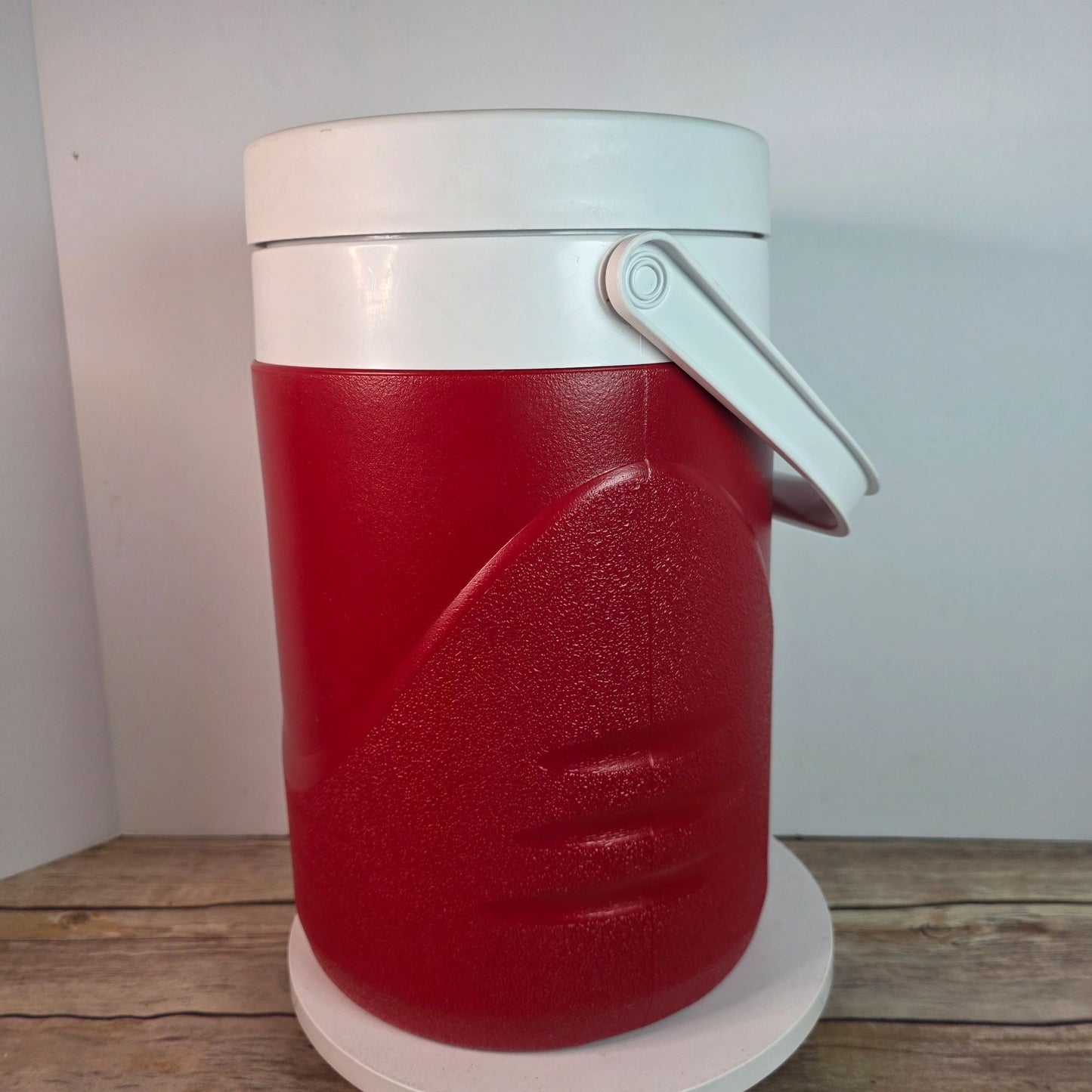 Coleman Insulated Red & White Water Jug 1 Gallon With Spout & Handle