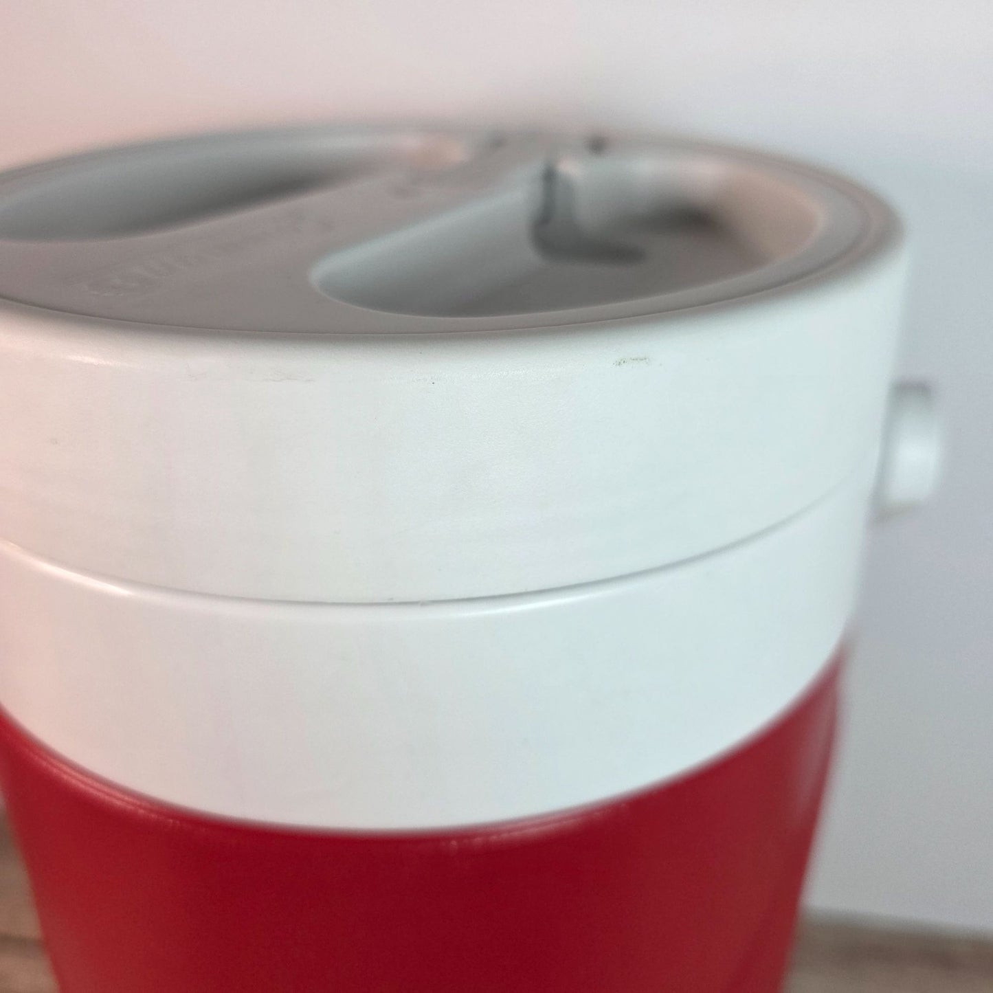 Coleman Insulated Red & White Water Jug 1 Gallon With Spout & Handle